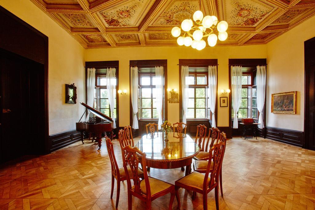 Chateau Hostacov Hotel Esterno foto