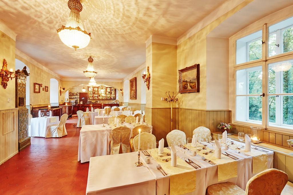 Chateau Hostacov Hotel Esterno foto