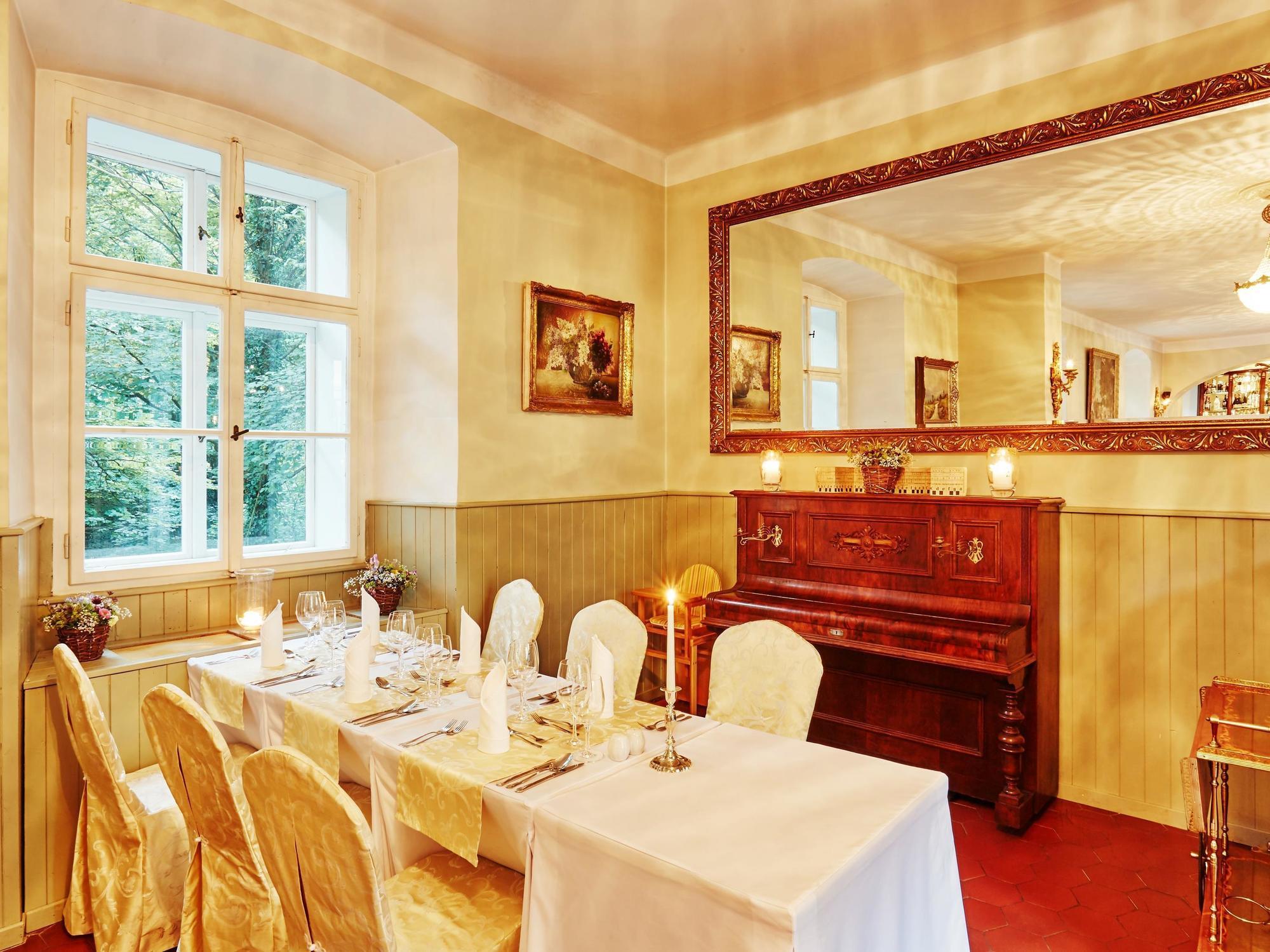Chateau Hostacov Hotel Esterno foto