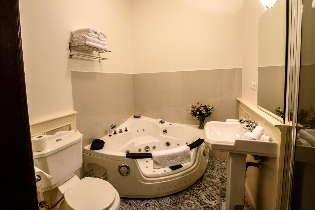 Chateau Hostacov Hotel Esterno foto