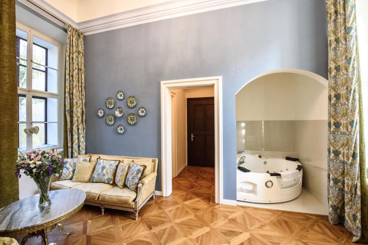 Chateau Hostacov Hotel Esterno foto