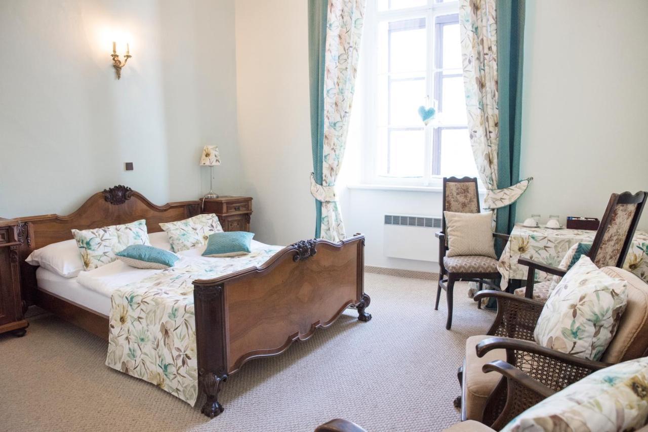 Chateau Hostacov Hotel Esterno foto